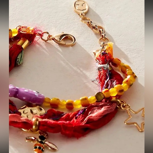 NWT Free People Alina Charm Bracelet in Red - Picture 3 of 4